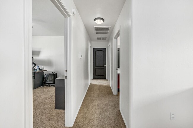 Building Photo - San Marcos