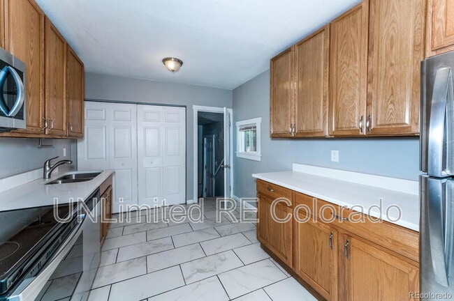 Building Photo - 504 King St