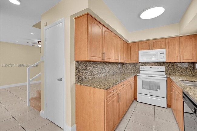 Building Photo - 2532 Coral Springs Dr