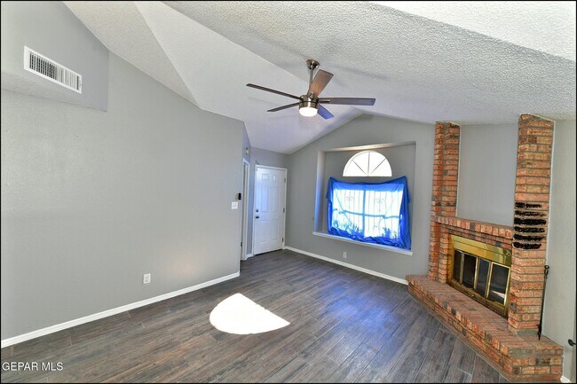 Building Photo - 6023 Bridalveil Dr