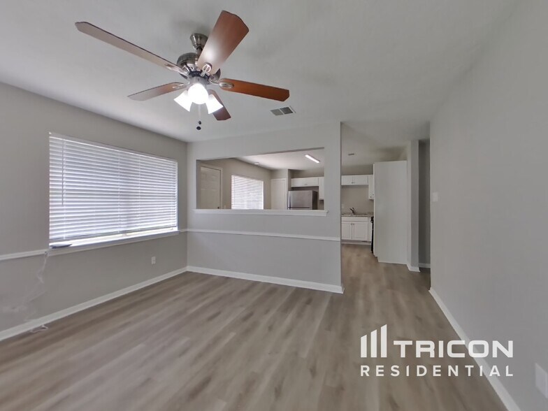 Building Photo - 3606 Hampstead Ct