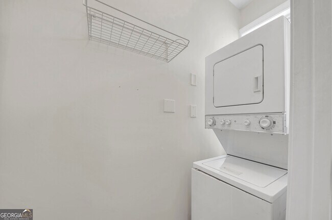 Building Photo - 878 Briarcliff Rd NE