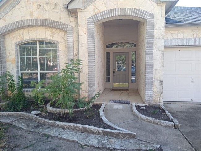 Building Photo - 503 Ambrose Dr