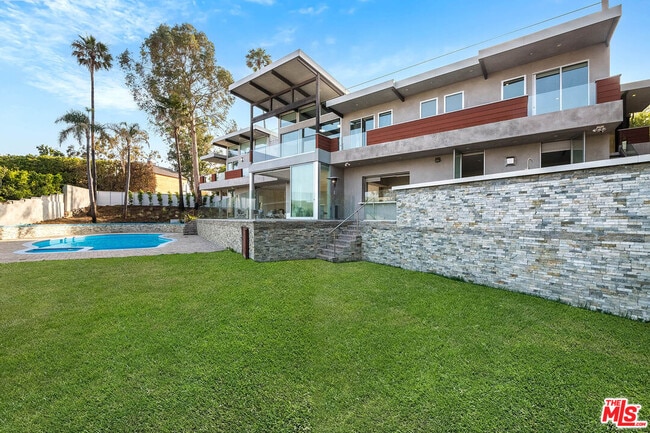 Building Photo - 770 Paseo Miramar