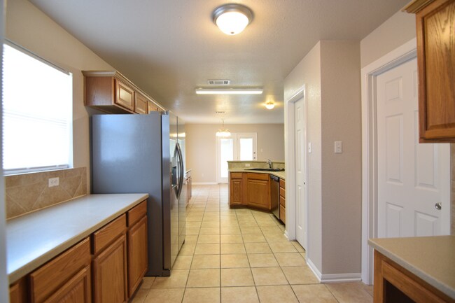Building Photo - 2200 Riley Dr