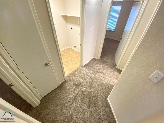 Building Photo - Inviting, Bright, Fresh, and Ready to Welc...
