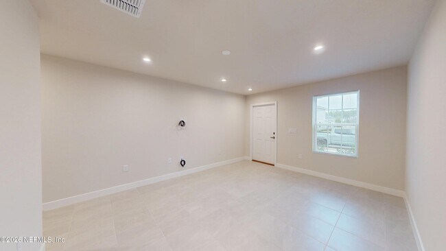 Building Photo - 55 Gaston Ct