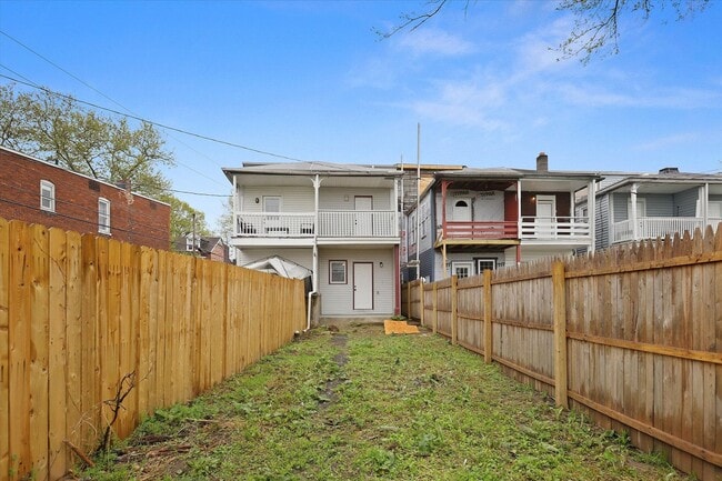 Building Photo - Coming Soon Spacious Four Bedroom Beauty L...