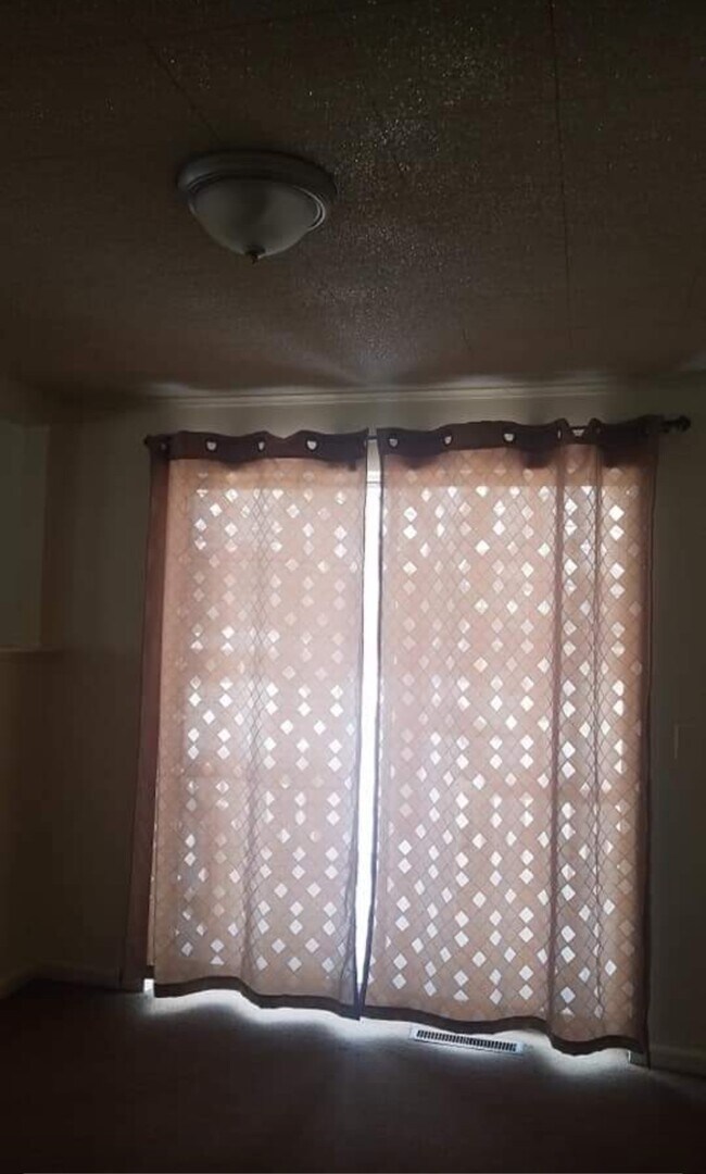 Building Photo - 819 Helen St