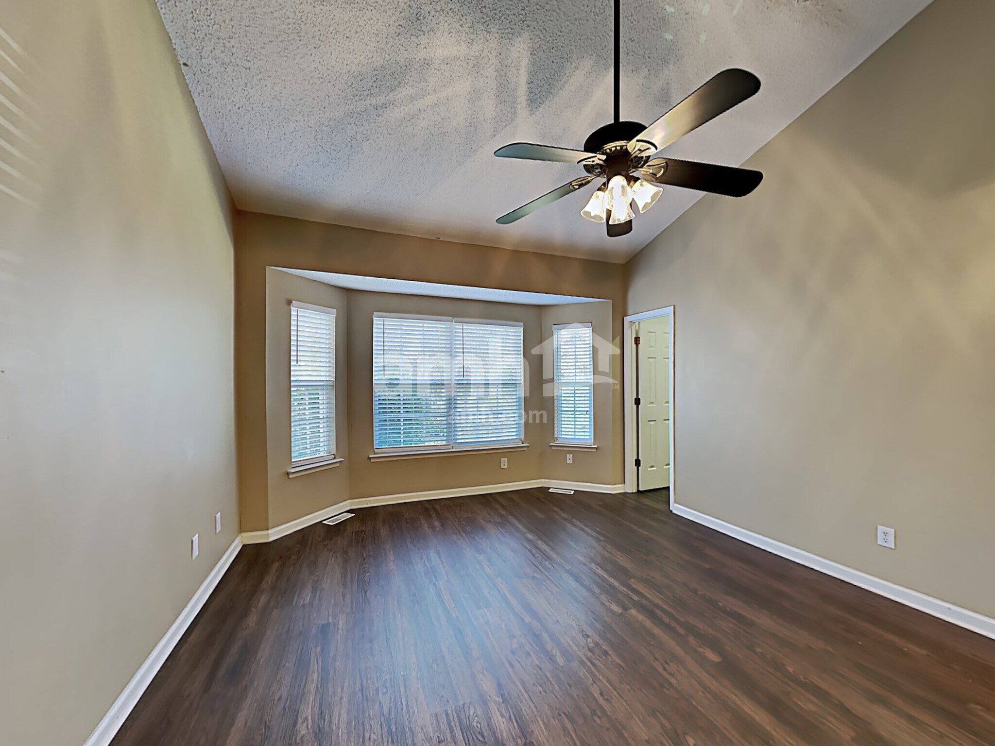 Building Photo - 3501 Lownwood Way