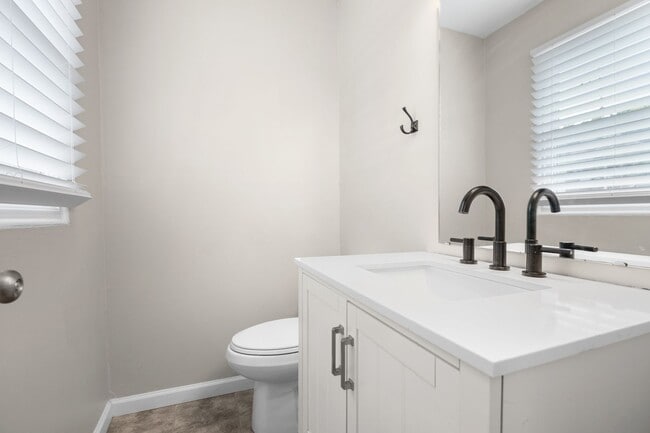 Building Photo - Single Family Home- Walking Distance to NC...