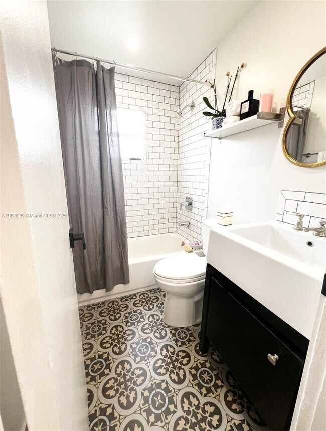 Building Photo - 11241 SW 7th Terrace