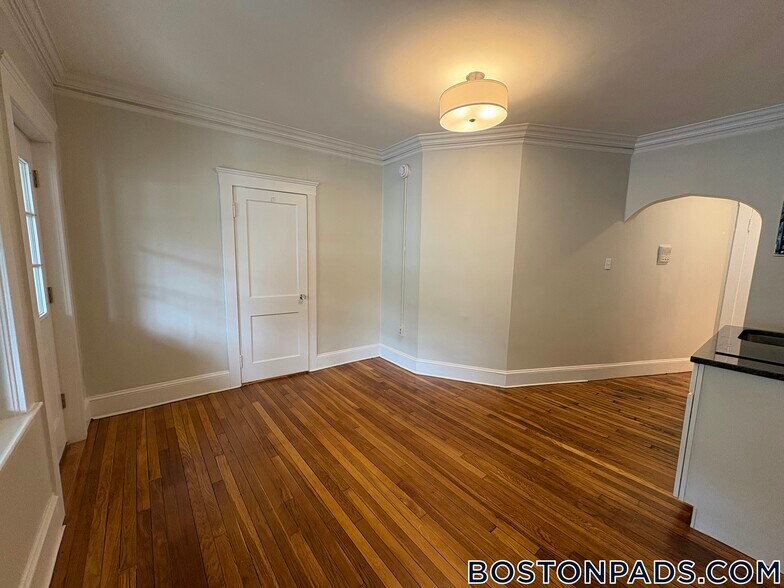 Building Photo - 22 Chiswick Rd