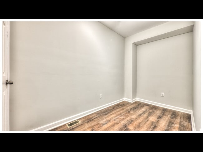 Building Photo - 1634 Darley Ave