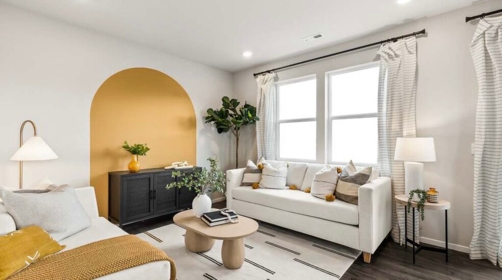 Building Photo - 219 17th Dr