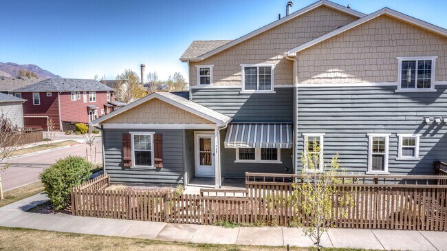 Building Photo - Westside 3 Bed Townhouse in Gold Hill Mesa