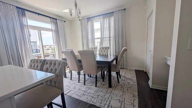 Building Photo - 29W730 Cambridge Ct