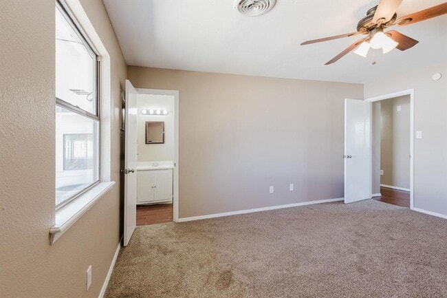 Building Photo - Cute, Clean Brick Home