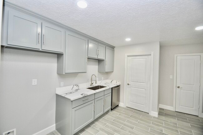 Building Photo - 734 Hambrick Ct