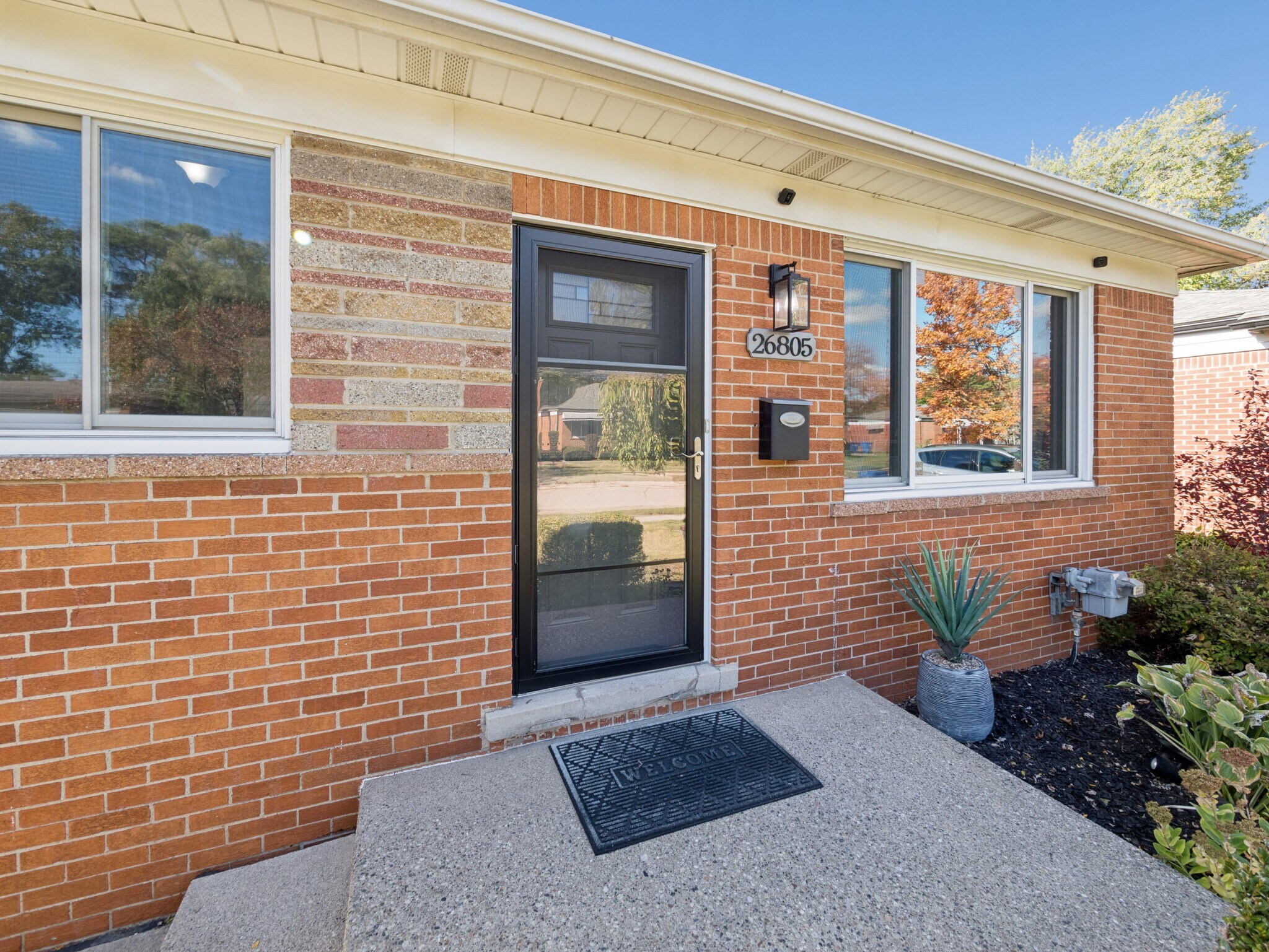 Building Photo - 26805 Richard Dr