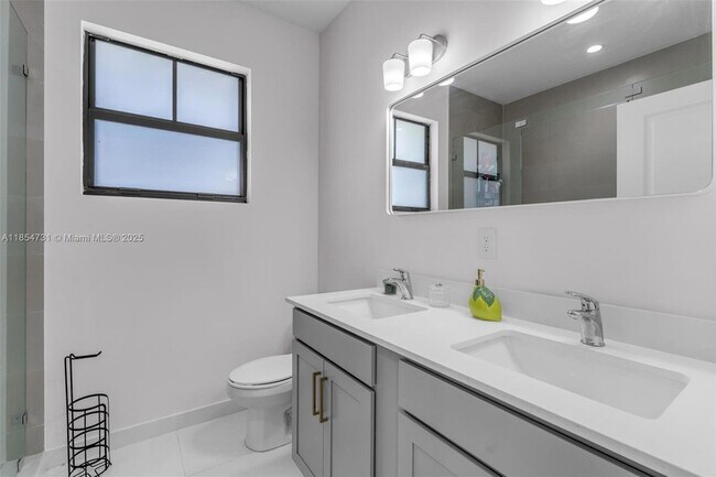 Building Photo - 32206 SW 196th Ave