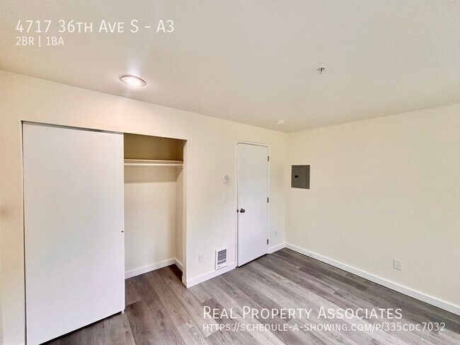 Building Photo - 4717 36th Ave S