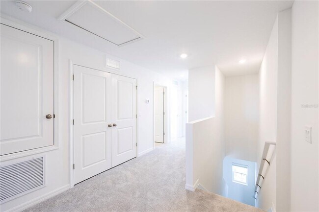 Building Photo - 7609 WATERSCAPE Dr