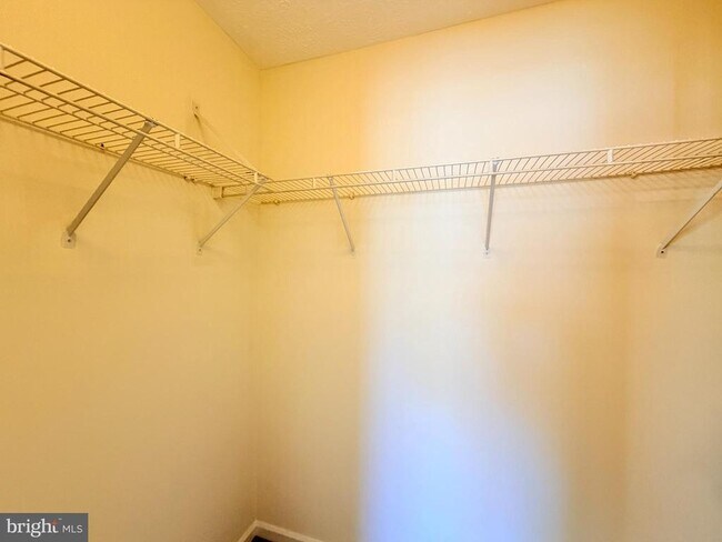 Building Photo - 1802 Chatfield Terrace