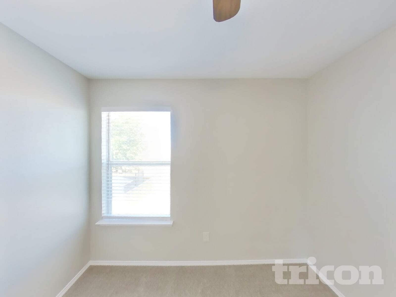 Building Photo - 1441 Pine Ln