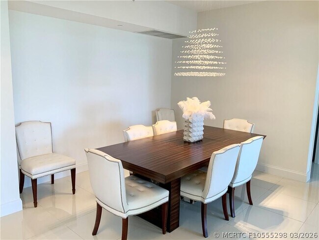 Building Photo - 3100 N Ocean Blvd