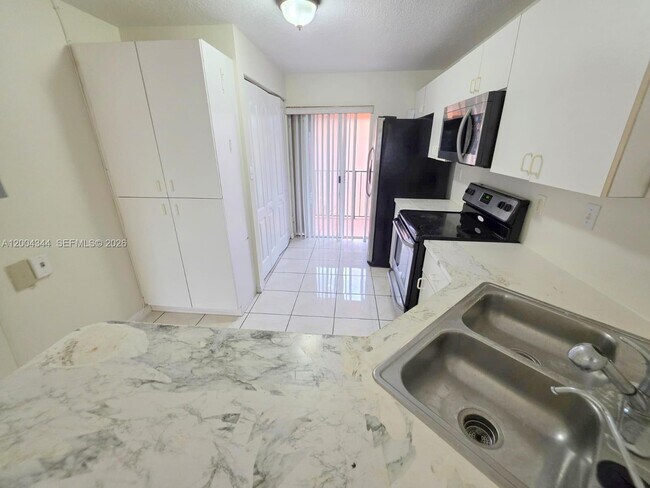 Building Photo - 8412 NW 103rd St