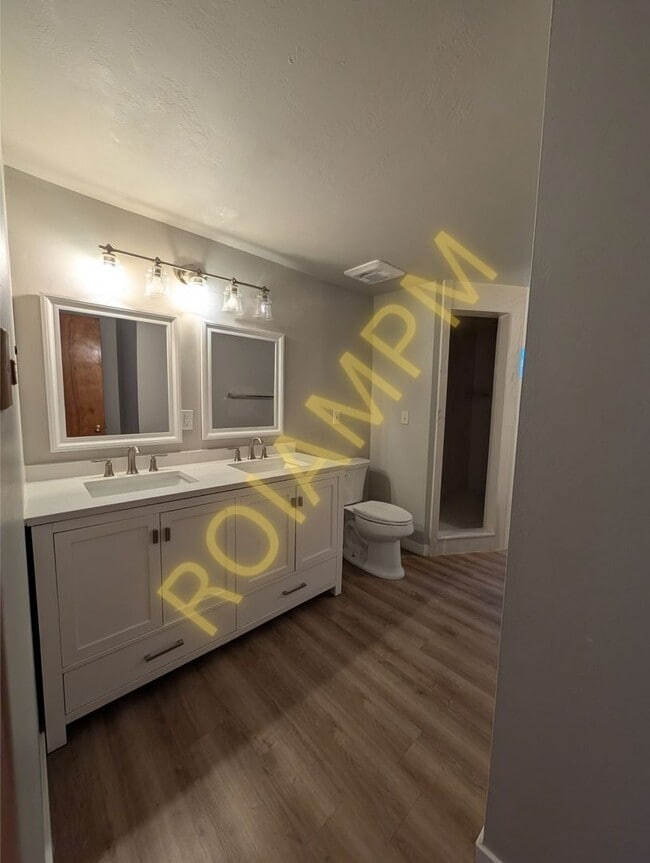 Building Photo - Spacious 4-Bedroom Home in Prime Twin Fall...