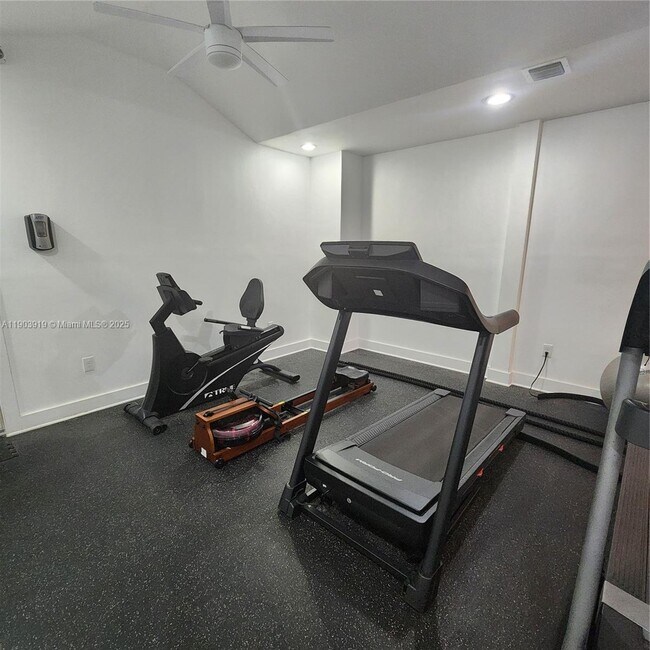 Building Photo - 6450 Collins Ave