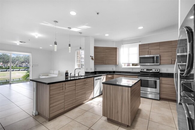 Building Photo - 2735 SW 81st Terrace