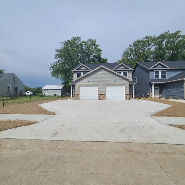 Building Photo - 1357 Lofton Way
