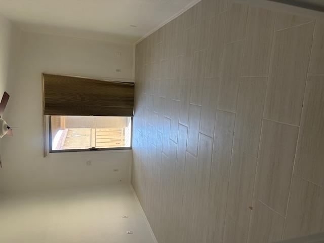 Building Photo - 2250 E Deer Valley Dr