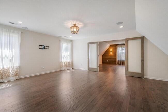Building Photo - 316 Majestic Trail