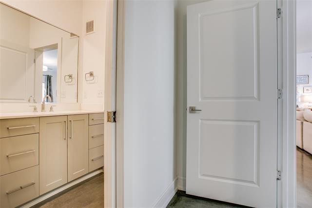 Building Photo - 5718 McCommas Blvd