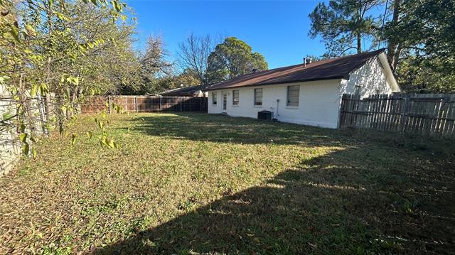 Building Photo - 2118 Westwood Dr