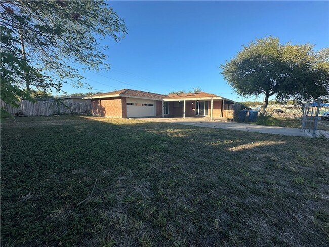 Building Photo - 136 Daniel Moore Ave