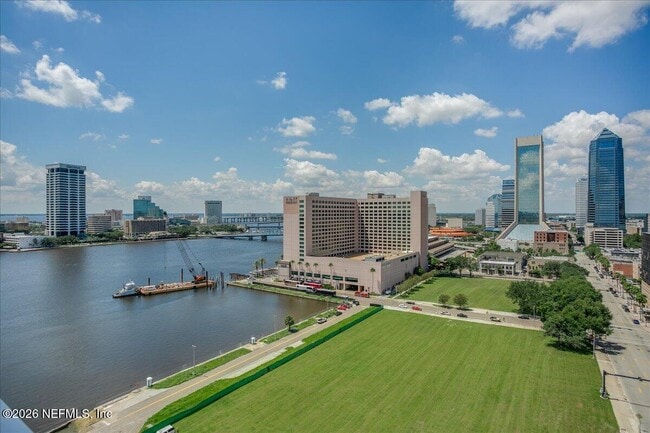 Building Photo - 400 E Bay St