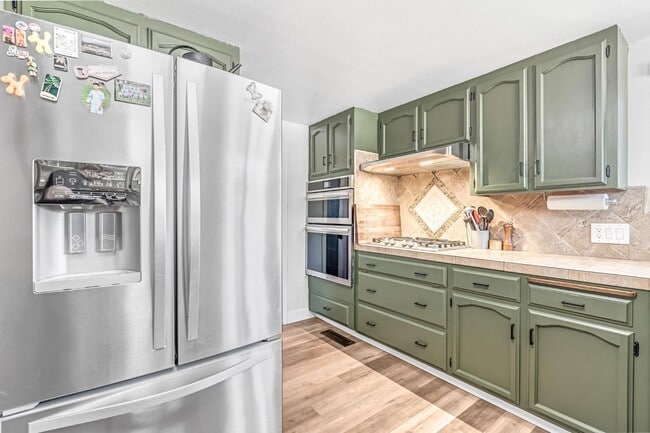 Building Photo - 6737 N Harrison Ave