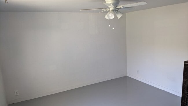 Building Photo - 2220 E 4500 S