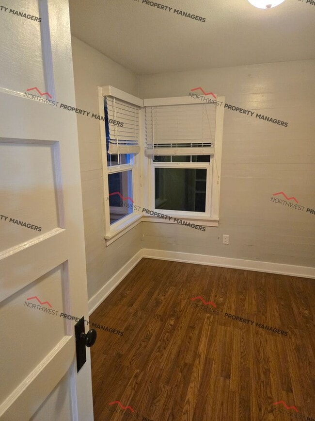 Building Photo - STATUS: AVAILABLE | R76 | $1495 + $100 FLA...