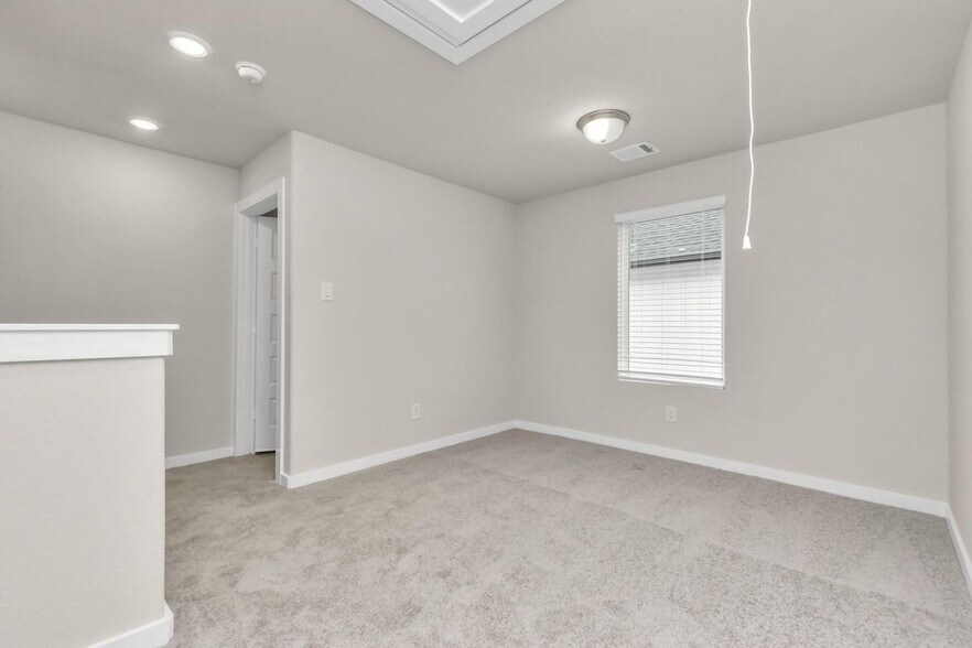 Building Photo - 17407 Bluemink Ln