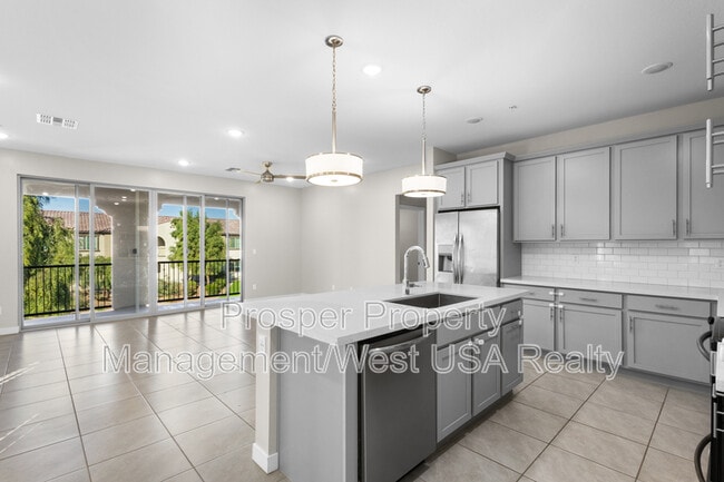 Building Photo - 155 N Lakeview Blvd