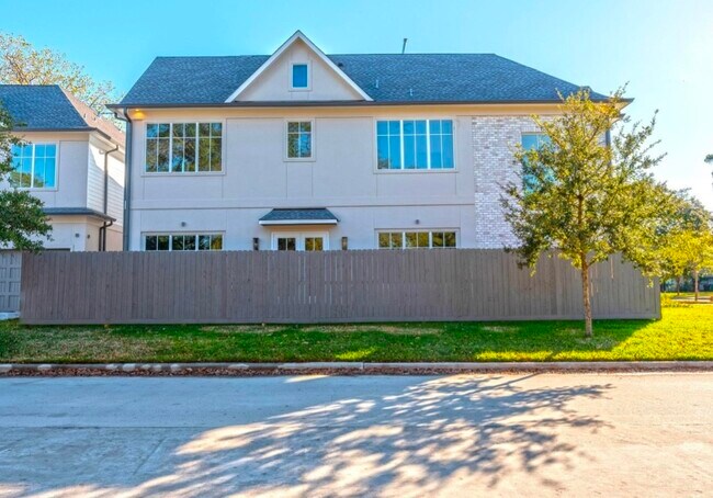 Building Photo - 1512 Johanna Dr
