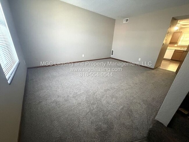 Building Photo - Millwood Townhomes Special - $1,000 Credit w/ a 15 Month Lease!