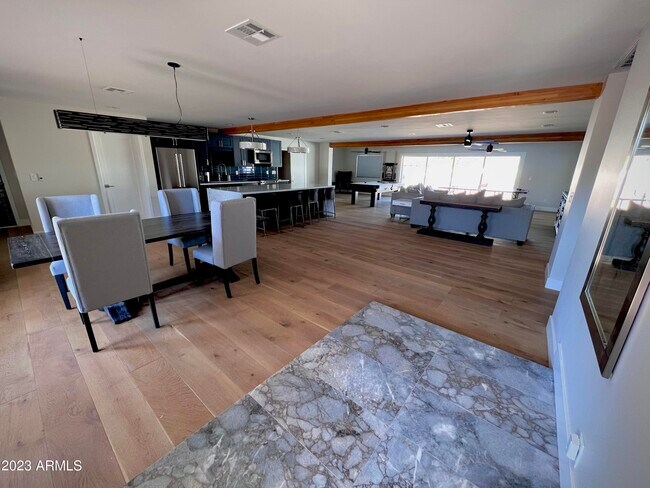 Building Photo - 3318 E Onyx Ave