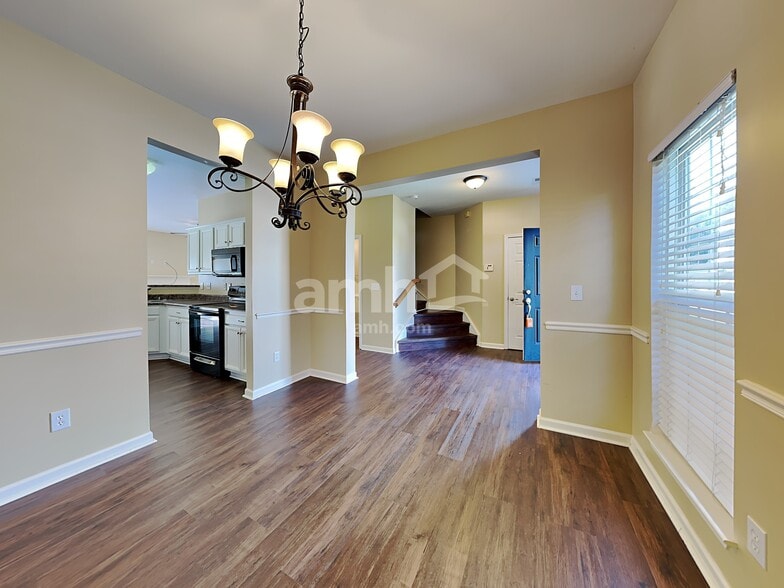 Building Photo - 5 Red Bark Ct